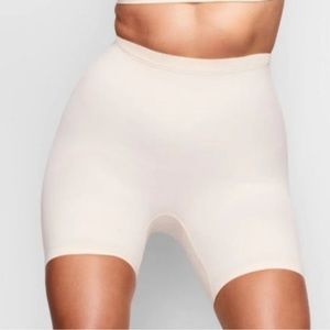 Skims Sculpting Short Mid Thigh Ochre S/M